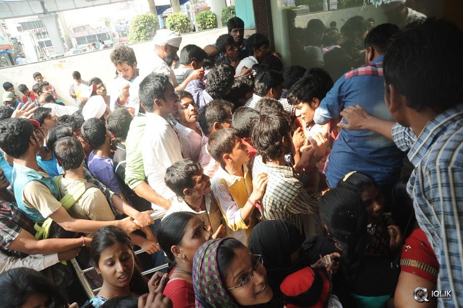 Son-Of-Sathyamurthy-Movie-Hungama-in-Hyderabad